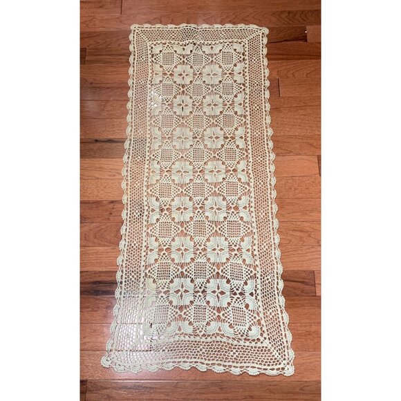 Vintage Handmade Crochet Lace Table Runner 34x16 - Picture 5 of 5